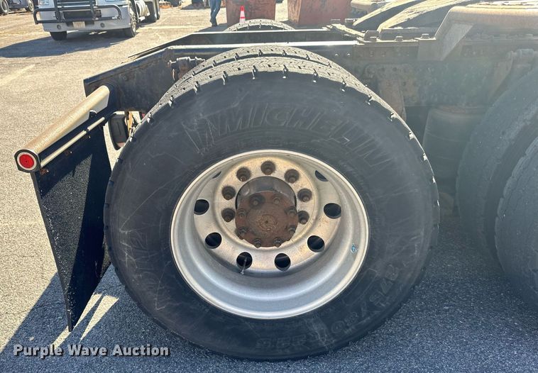 image for item LR9514 2014 Mack CXU613 semi truck