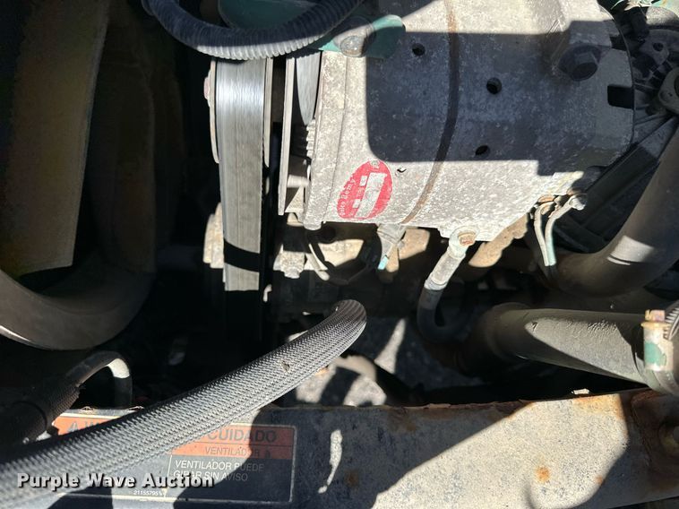 image for item LR9515 2013 Volvo VNL semi truck