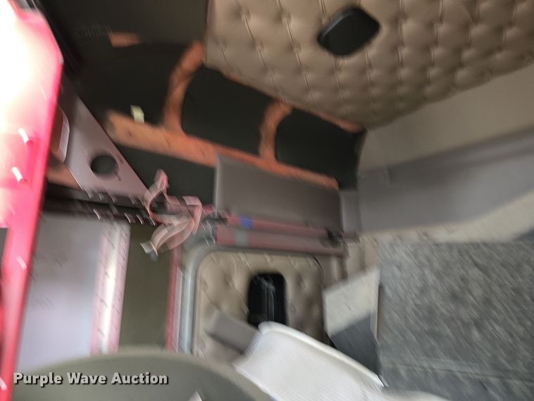 image for item LW9962 Kenworth AeroCab 64