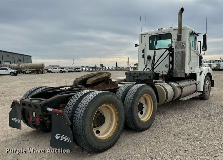 image for item MS9881 2013 Freightliner  Coronado SD 122 semi truck