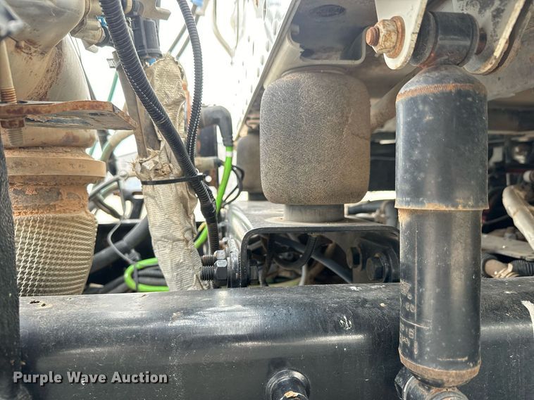 image for item MS9881 2013 Freightliner  Coronado SD 122 semi truck