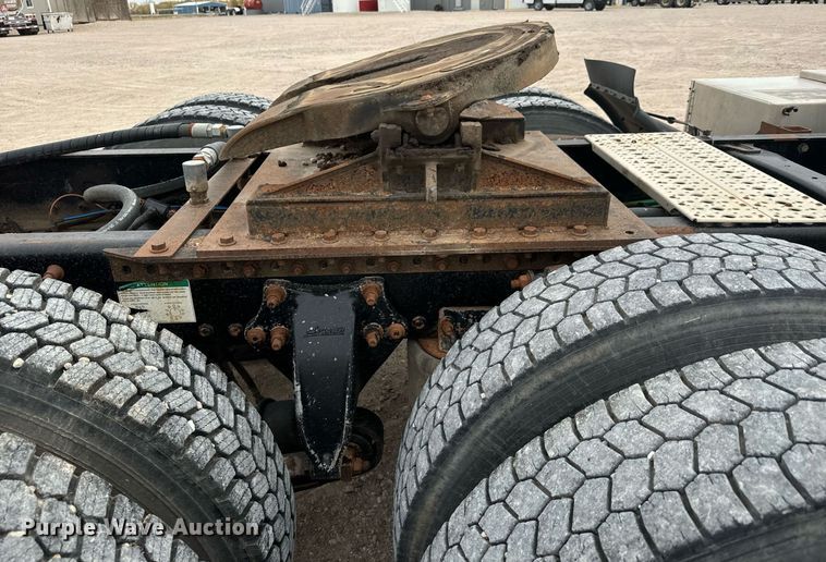 image for item MS9881 2013 Freightliner  Coronado SD 122 semi truck