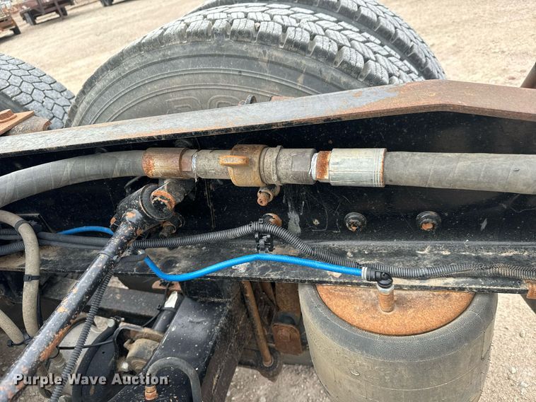 image for item MS9881 2013 Freightliner  Coronado SD 122 semi truck