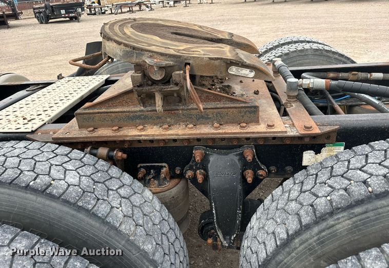 image for item MS9881 2013 Freightliner  Coronado SD 122 semi truck