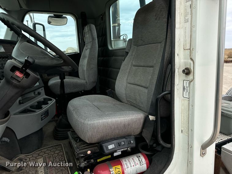 image for item MS9881 2013 Freightliner  Coronado SD 122 semi truck