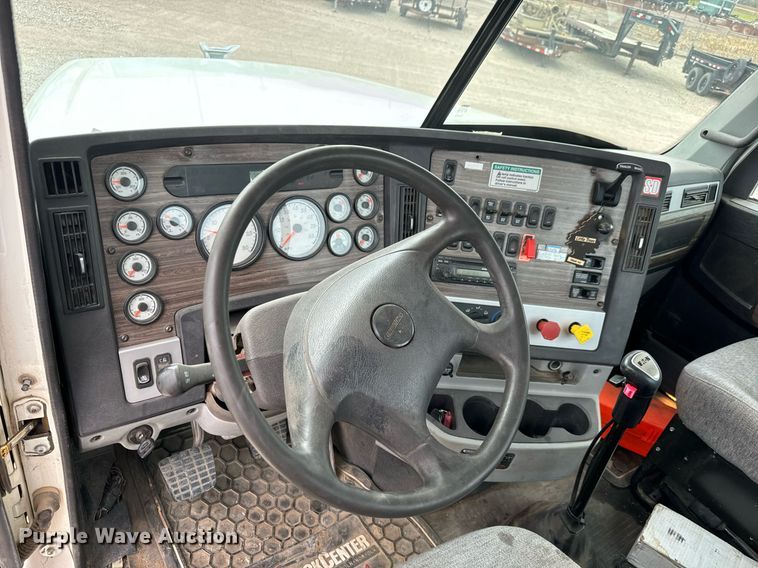 image for item MS9881 2013 Freightliner  Coronado SD 122 semi truck