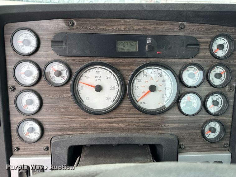 image for item MS9881 2013 Freightliner  Coronado SD 122 semi truck