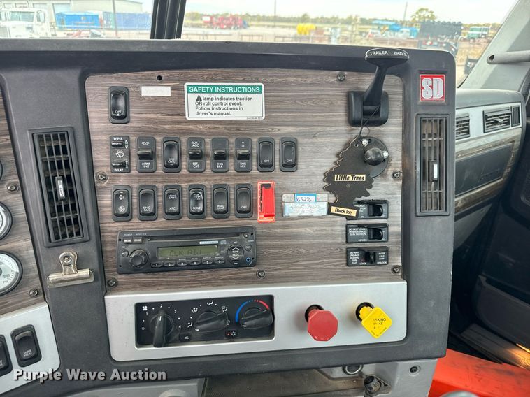 image for item MS9881 2013 Freightliner  Coronado SD 122 semi truck