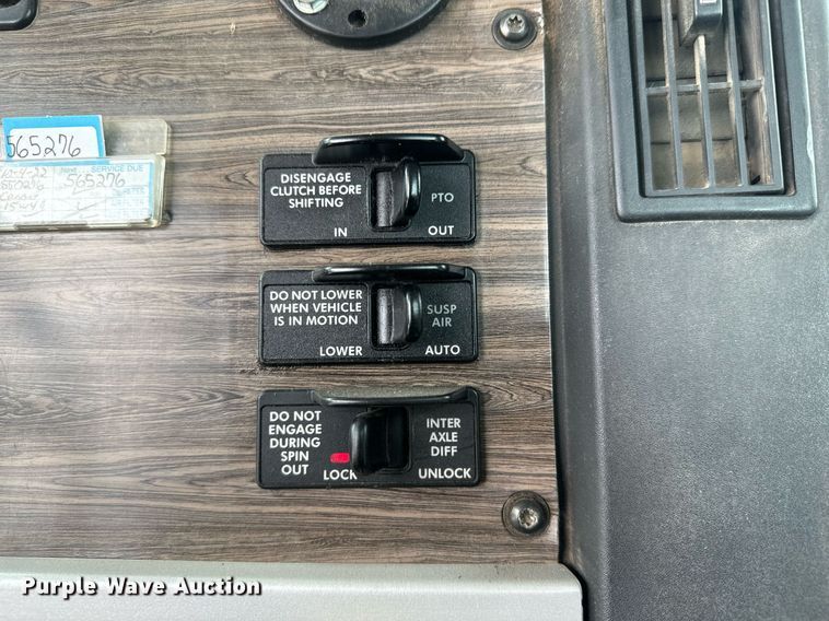 image for item MS9881 2013 Freightliner  Coronado SD 122 semi truck