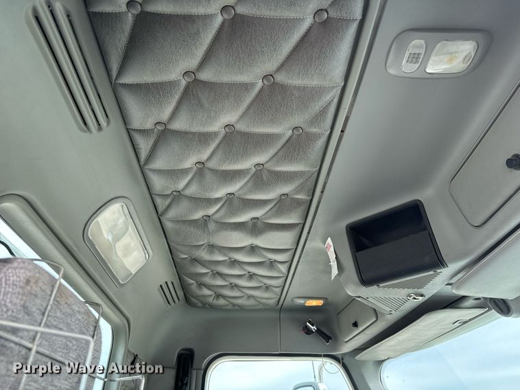 image for item MS9881 2013 Freightliner  Coronado SD 122 semi truck