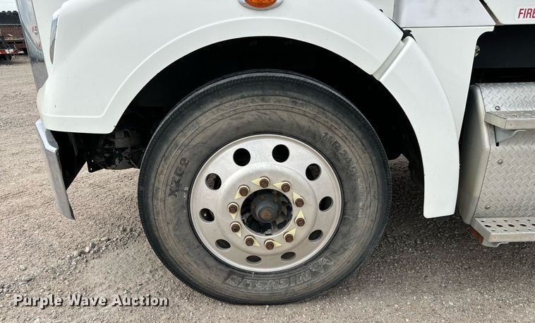 image for item MS9881 2013 Freightliner  Coronado SD 122 semi truck