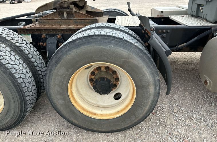 image for item MS9881 2013 Freightliner  Coronado SD 122 semi truck