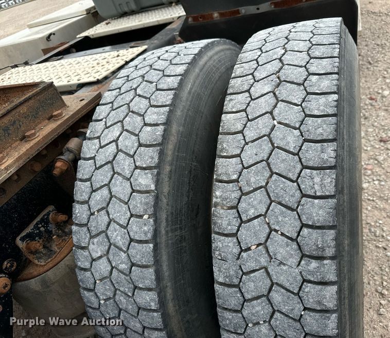 image for item MS9881 2013 Freightliner  Coronado SD 122 semi truck