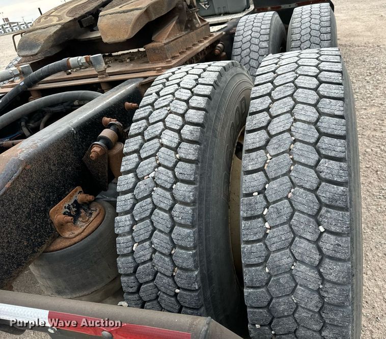 image for item MS9881 2013 Freightliner  Coronado SD 122 semi truck