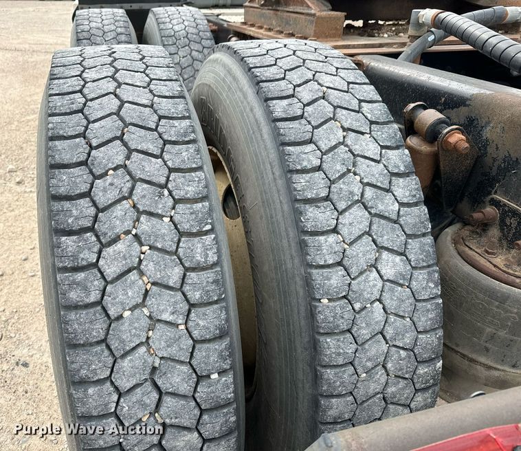 image for item MS9881 2013 Freightliner  Coronado SD 122 semi truck