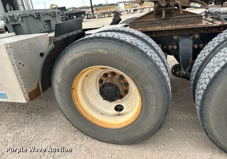 image for item MS9881 2013 Freightliner  Coronado SD 122 semi truck