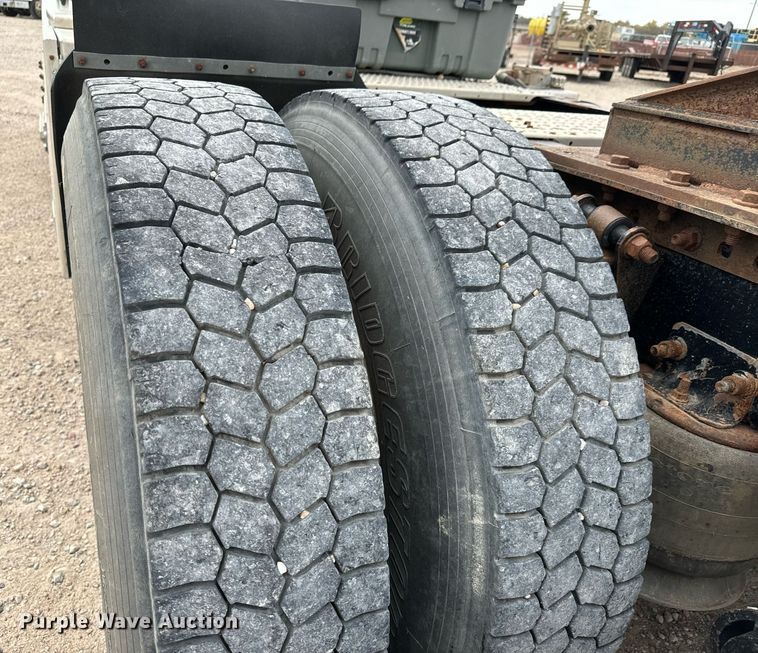 image for item MS9881 2013 Freightliner  Coronado SD 122 semi truck