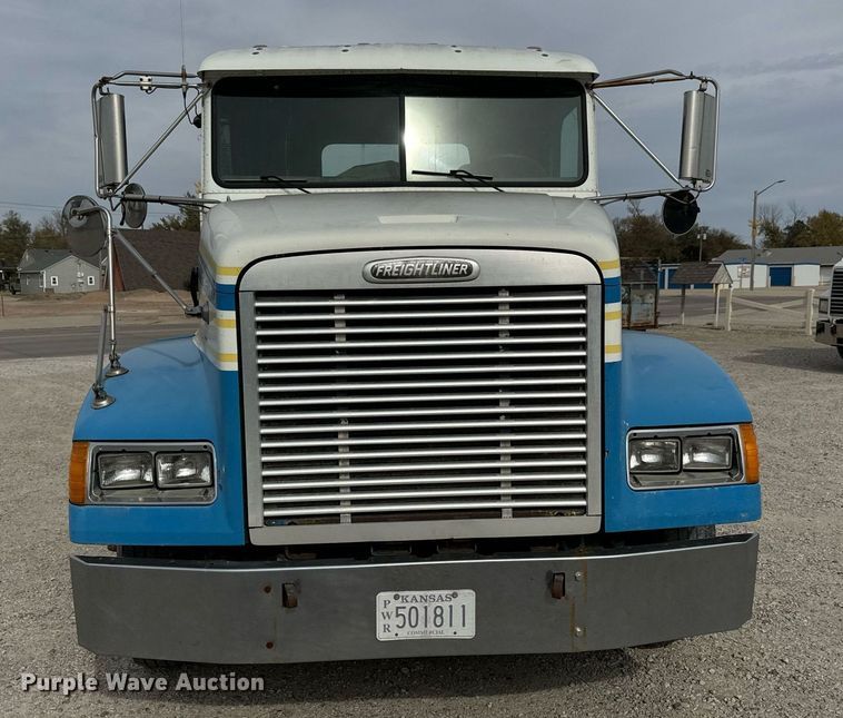 image for item MS9884 2001 Freightliner  FLD120 semi truck