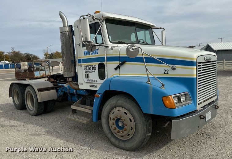 image for item MS9884 2001 Freightliner  FLD120 semi truck