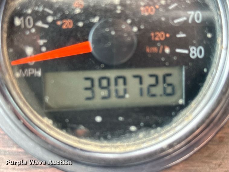 image for item MS9884 2001 Freightliner  FLD120 semi truck