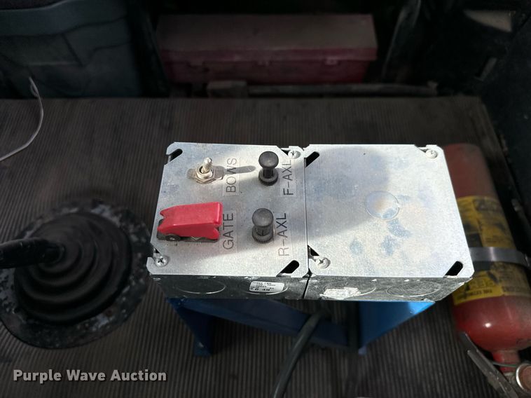 image for item MS9884 2001 Freightliner  FLD120 semi truck