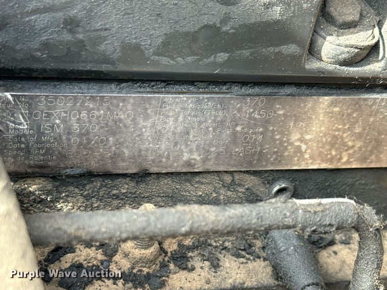 image for item MS9884 2001 Freightliner  FLD120 semi truck