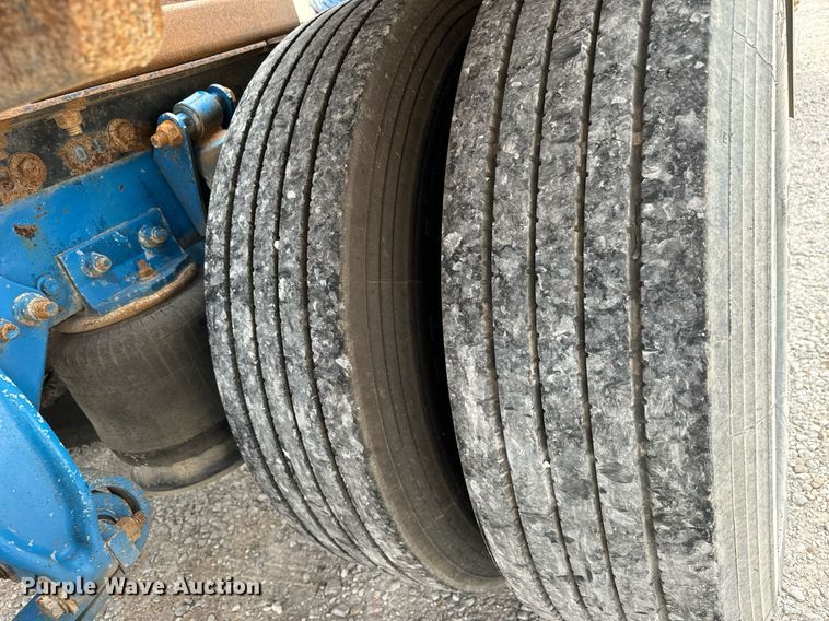 image for item MS9884 2001 Freightliner  FLD120 semi truck