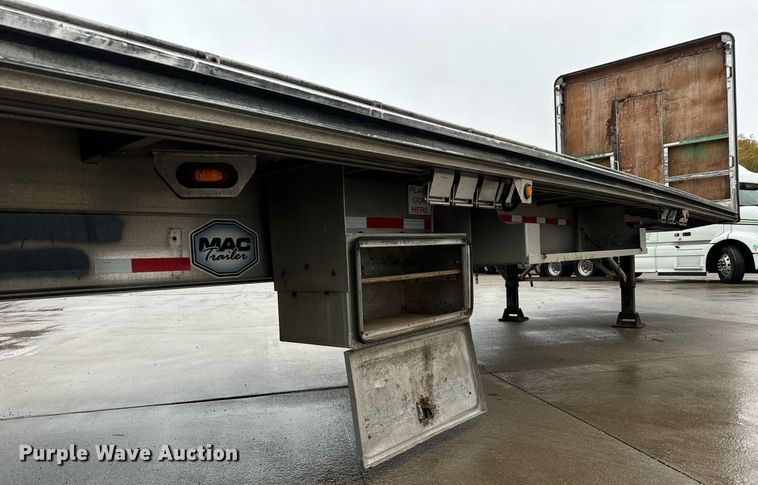 image for item MS9919 2014 Mac flatbed trailer