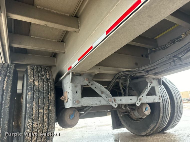 image for item MS9919 2014 Mac flatbed trailer