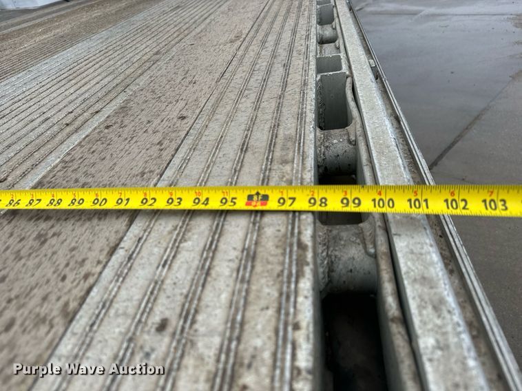 image for item MS9919 2014 Mac flatbed trailer