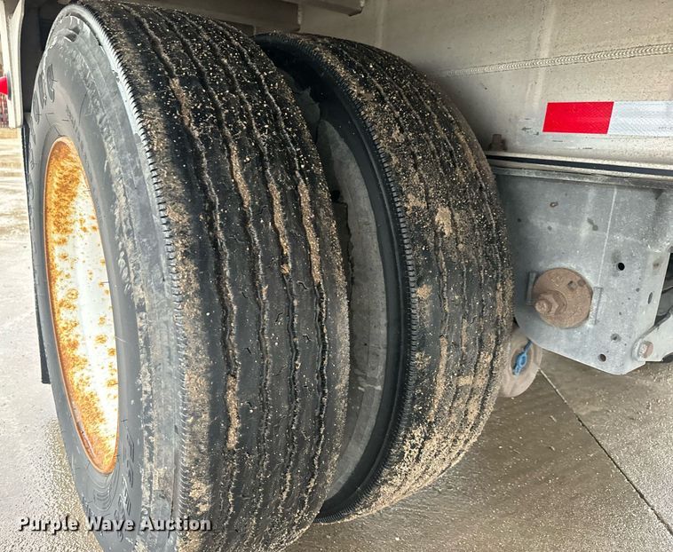 image for item MS9919 2014 Mac flatbed trailer