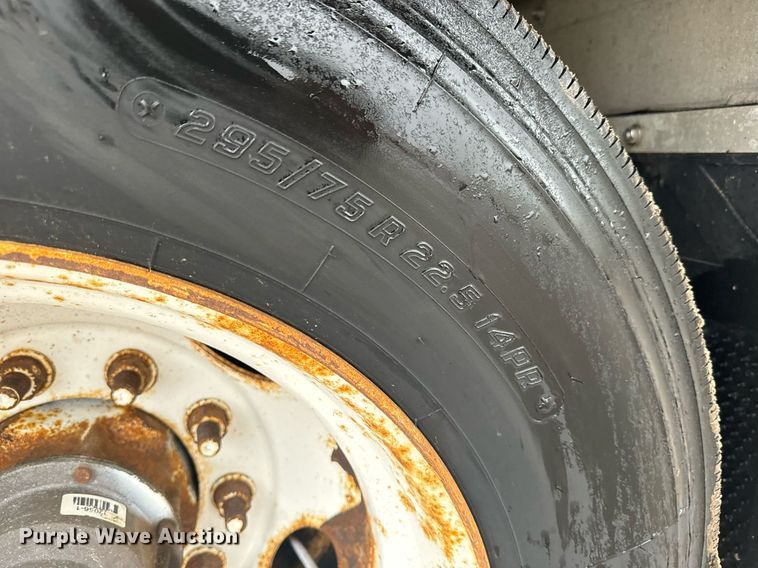 image for item MS9919 2014 Mac flatbed trailer