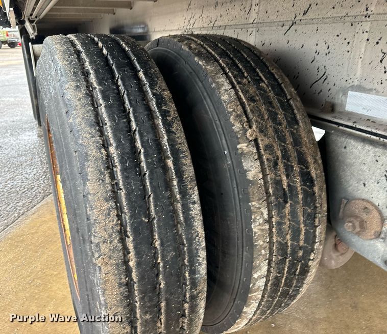 image for item MS9921 2014 Mac flatbed trailer