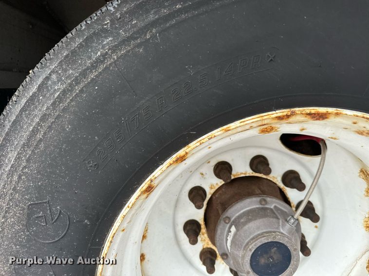 image for item MS9921 2014 Mac flatbed trailer