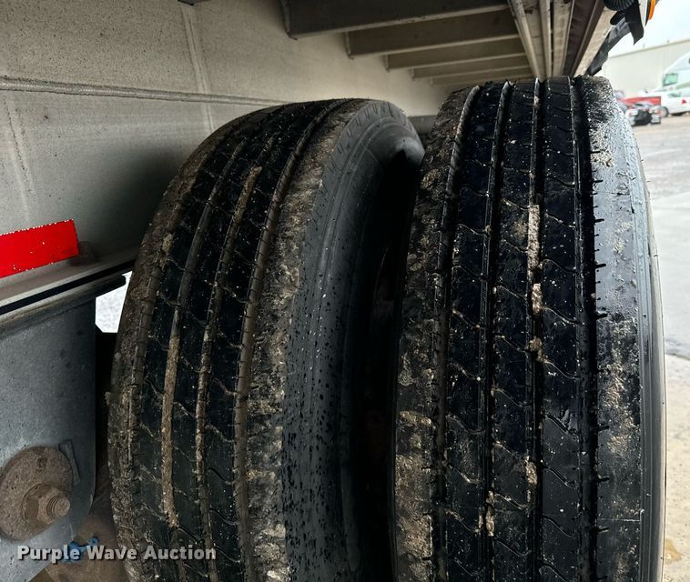 image for item MS9921 2014 Mac flatbed trailer