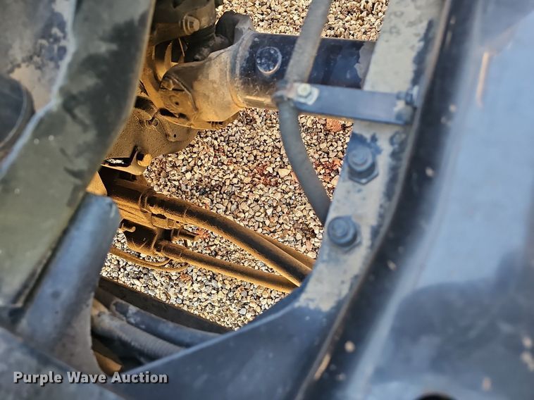 image for item NX9175 2000 Mack CH613 semi truck