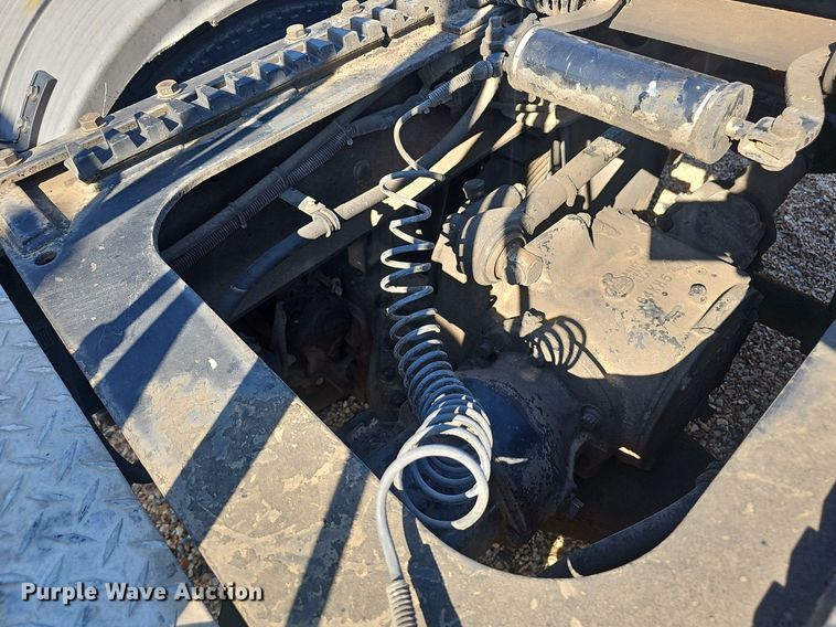 image for item NX9175 2000 Mack CH613 semi truck