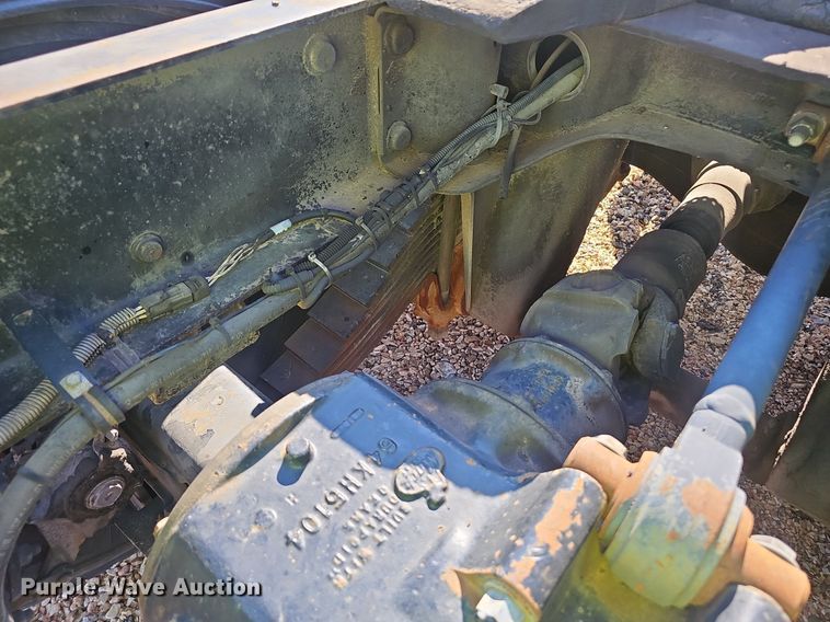 image for item NX9175 2000 Mack CH613 semi truck