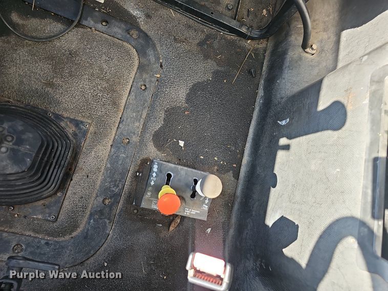 image for item NX9175 2000 Mack CH613 semi truck