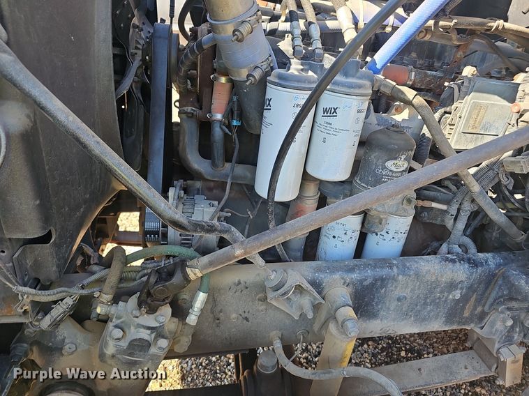 image for item NX9175 2000 Mack CH613 semi truck