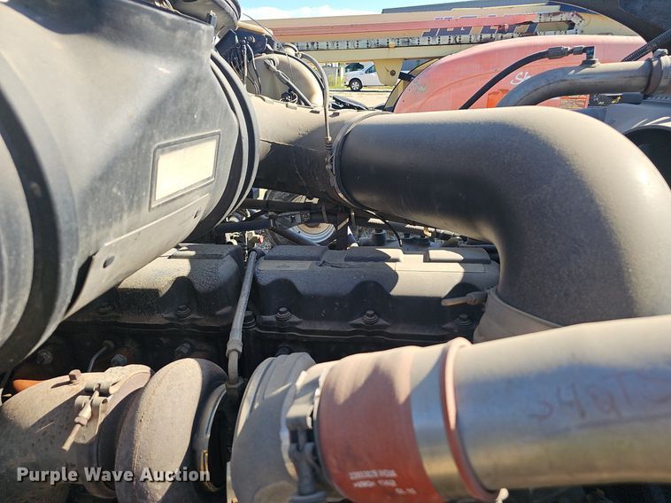 image for item NX9175 2000 Mack CH613 semi truck