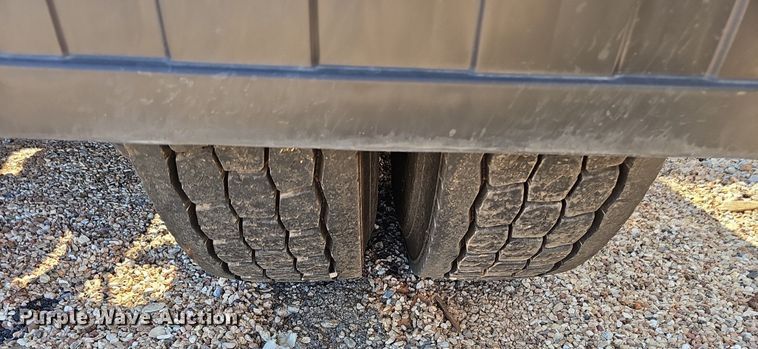 image for item NX9175 2000 Mack CH613 semi truck