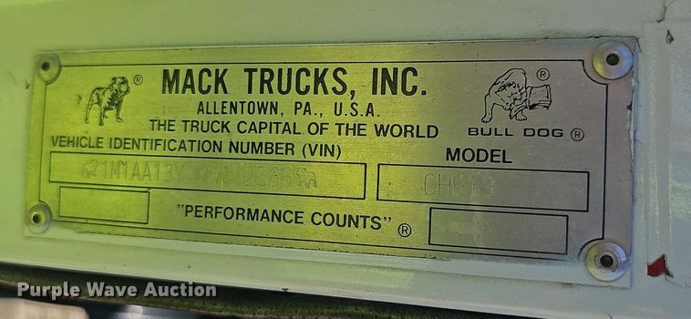 image for item NX9175 2000 Mack CH613 semi truck
