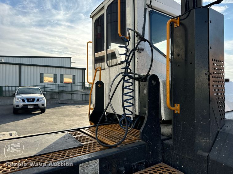 image for item OG9709 2016 Kalmar Ottawa T2 yard truck