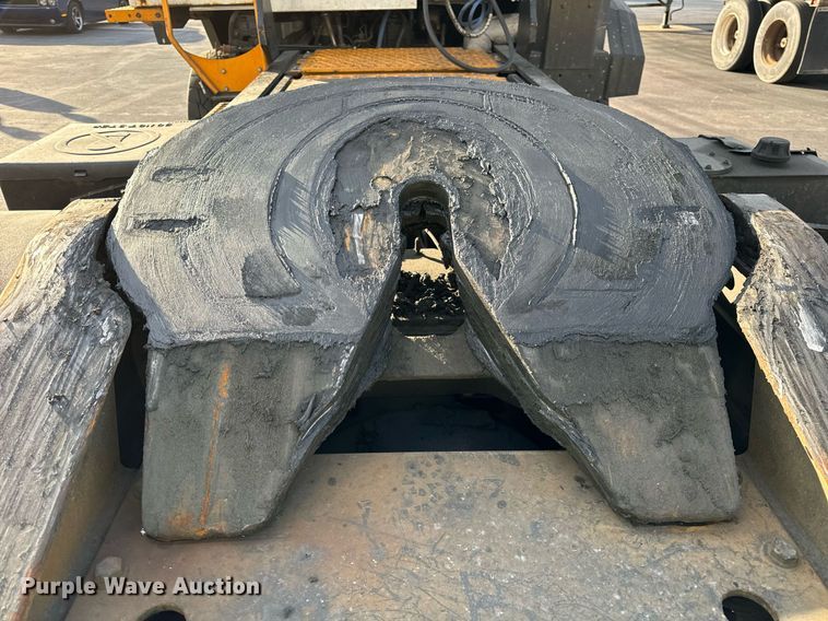 image for item OG9709 2016 Kalmar Ottawa T2 yard truck