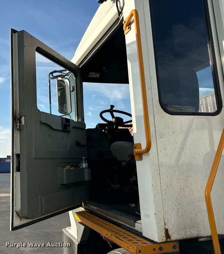 image for item OG9709 2016 Kalmar Ottawa T2 yard truck