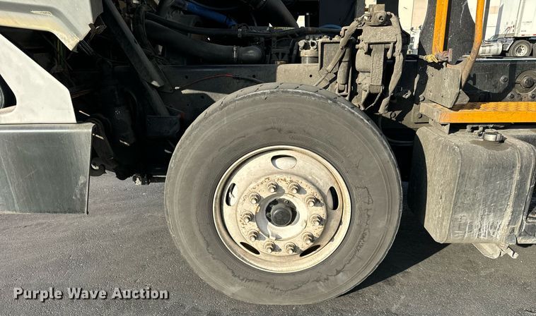 image for item OG9709 2016 Kalmar Ottawa T2 yard truck