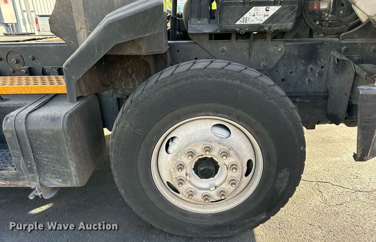 image for item OG9709 2016 Kalmar Ottawa T2 yard truck