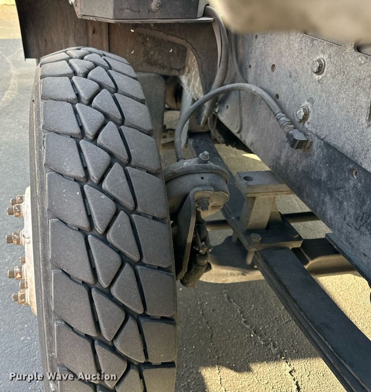 image for item OG9709 2016 Kalmar Ottawa T2 yard truck