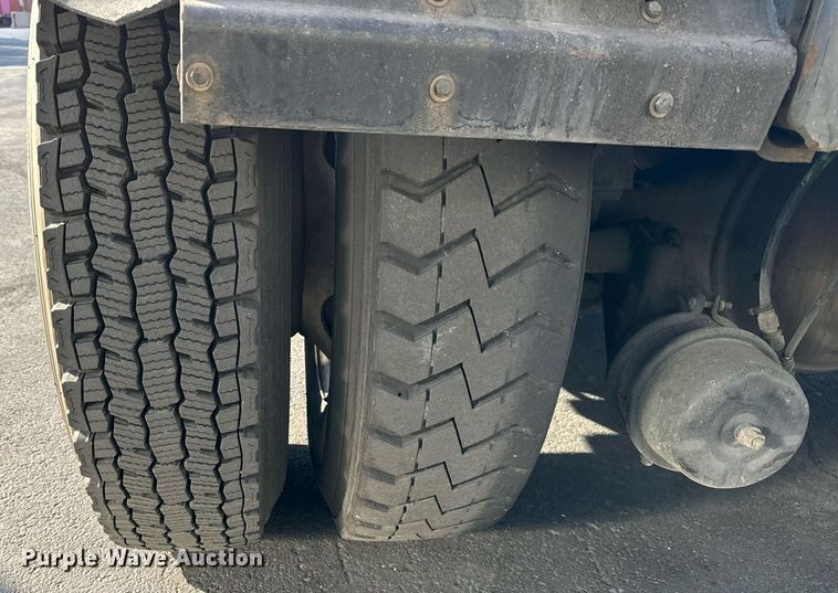 image for item OG9709 2016 Kalmar Ottawa T2 yard truck